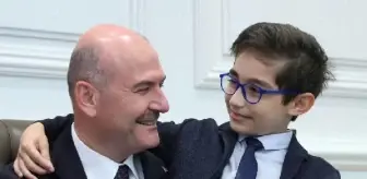 Süleyman Soylu: Bakan Soylu, şehit oğlu Talha'yla çektirdiği fotoğrafı profil resmi yaptı Süleyman Soylu: Bakan Soylu, şehit oğlu Talha'yla çektirdiği fotoğrafı profil resmi yaptı