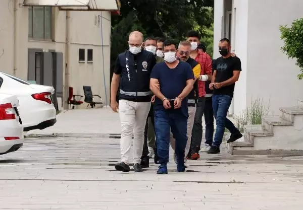 Son dakika haberi: Baskında el konulan kumar parasını geri almak için polisin elini ısırdı