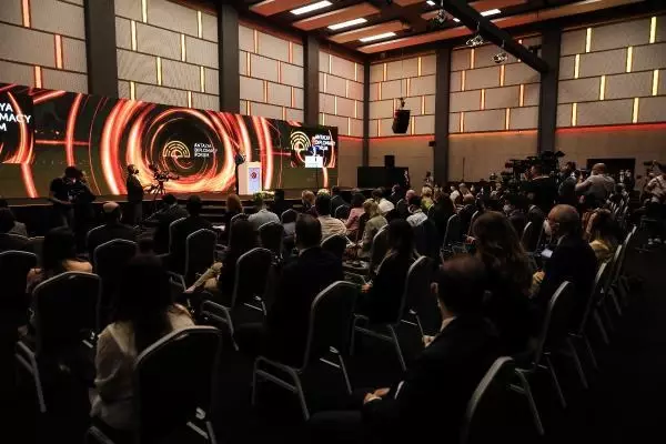 ÇAVUŞOĞLU: RUSYA'NIN KARARI BİZİ VE RUSLARI MEMNUN ETTİ