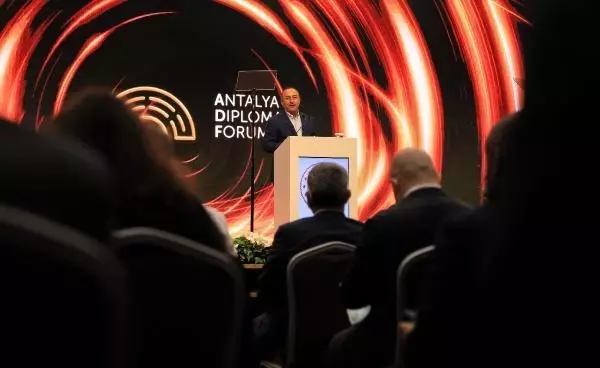 ÇAVUŞOĞLU: RUSYA'NIN KARARI BİZİ VE RUSLARI MEMNUN ETTİ