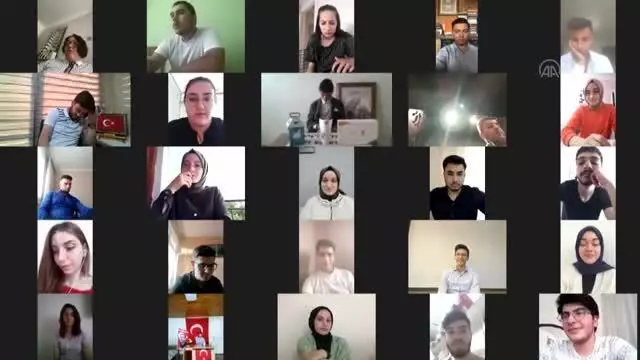 Cumhurbaşkanı Erdoğan, çevrim içi 'Babalar Günü' etkinliğinde gençlerle bir araya geldi (2)