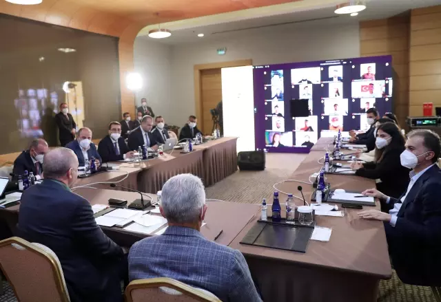 Son dakika haberleri | Cumhurbaşkanı Erdoğan, çevrim içi 'Babalar Günü' etkinliğinde gençlerle bir araya geldi: (2)