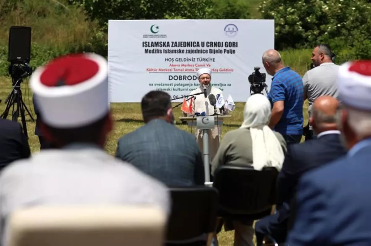 Diyanet İşleri Başkanı Erbaş, Karadağ'da