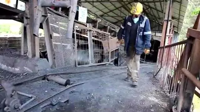 Evlatlarından babalarına telsiz anonsundan sürpriz 'Babalar Günü' kutlaması Evlatlarından babalarına telsiz anonsundan sürpriz 'Babalar Günü' kutlaması