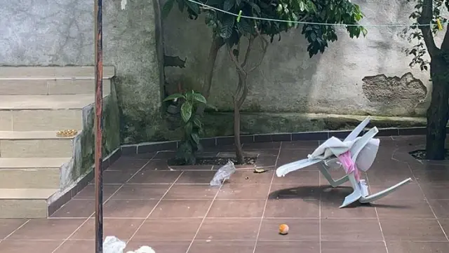 İstanbul'da feci olay! 5 yaşındaki çocuk balkondan aşağıya düştü İstanbul'da feci olay! 5 yaşındaki çocuk balkondan aşağıya düştü