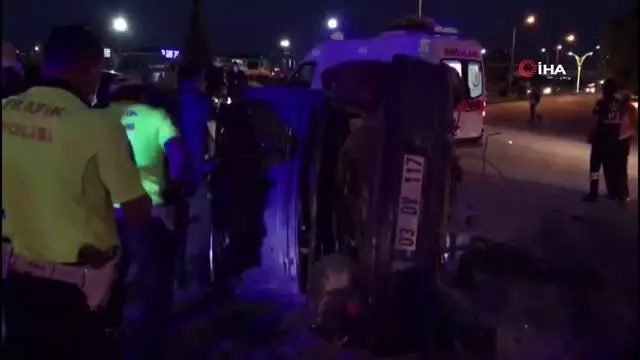Kavşakta iki otomobil çarpıştı: 1 ağır yaralı Kavşakta iki otomobil çarpıştı: 1 ağır yaralı
