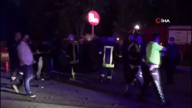 Kavşakta iki otomobil çarpıştı: 1 ağır yaralı Kavşakta iki otomobil çarpıştı: 1 ağır yaralı