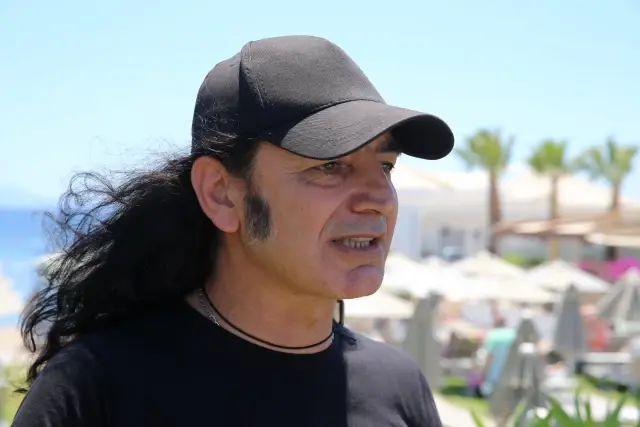 Murat Kekilli'den, İsrail'in Gazze'ye yönelik saldırılarına şarkılı tepki