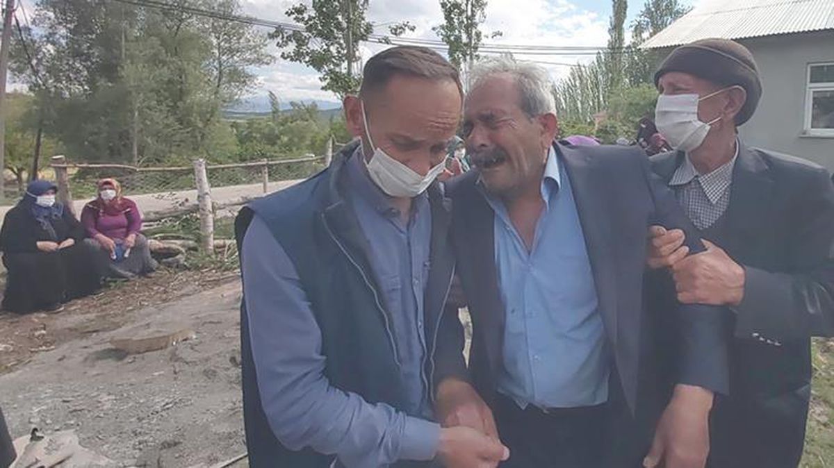 Ölen oğlu için 'Yanına geleceğim' diyerek ağıt yaktı, Babalar Günü'nde hayatını kaybetti