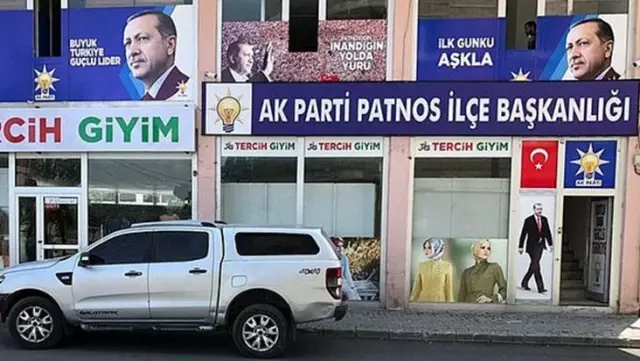 Provokatörler yine iş başındaydı! AK Parti Patnos İlçe Başkanlığı'na saldırmak isteyen 4 kişi kıskıvrak yakalandı Provokatörler yine iş başındaydı! AK Parti Patnos İlçe Başkanlığı'na saldırmak isteyen 4 kişi kıskıvrak yakalandı
