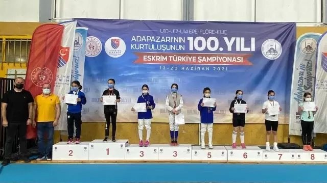 Sakarya'da düzenlenen 10, 12 ve 14 Yaş Altı Eskrim Türkiye Şampiyonası sona erdi