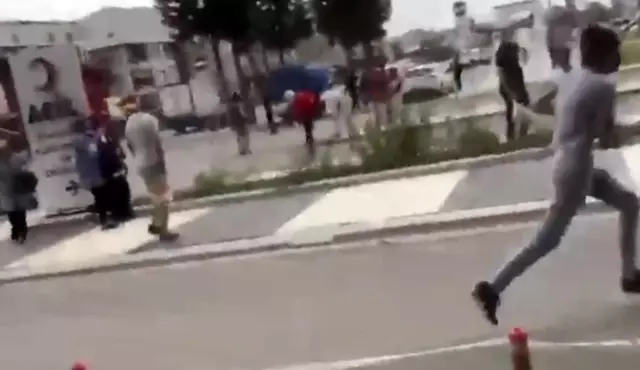 Dev bina saniyeler içerisinde tuzla buz oldu! Yıkım anı saniye saniye kaydedildi