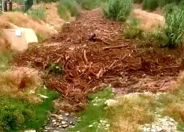 Her şey bir anda oldu! Sel suları saniyeler içinde dere yatağını doldurdu Her şey bir anda oldu! Sel suları saniyeler içinde dere yatağını doldurdu