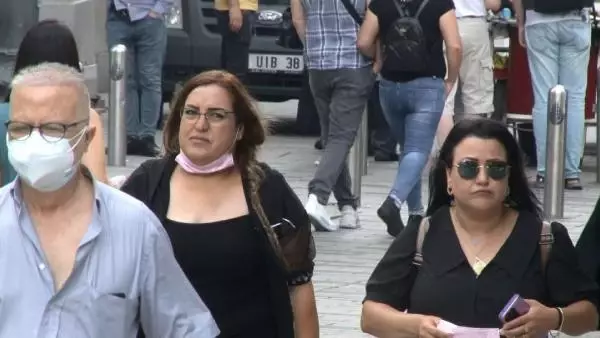 TAKSİM MEYDANI TURİSTLERE KALDI