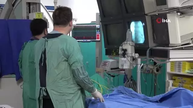 ZBEÜ doktorlarından kalp hastalığında başarı oranı yüzde 98'lik uygulama ZBEÜ doktorlarından kalp hastalığında başarı oranı yüzde 98'lik uygulama
