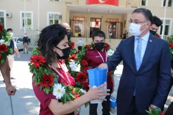 SPOR 2'nci Lig'e yükselen bedensel engelli basketbolcuları vali karşıladı