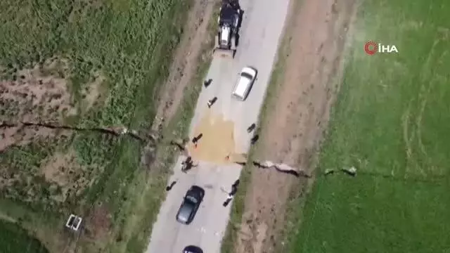 Afyon'da endişe uyandıran göçük ve yarıklar Afyon'da endişe uyandıran göçük ve yarıklar