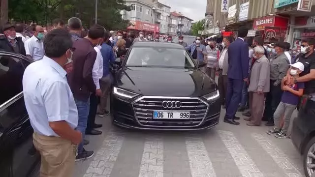 AFYONKARAHİSAR - Akşener esnafı ziyaret etti (5) AFYONKARAHİSAR - Akşener esnafı ziyaret etti (5)