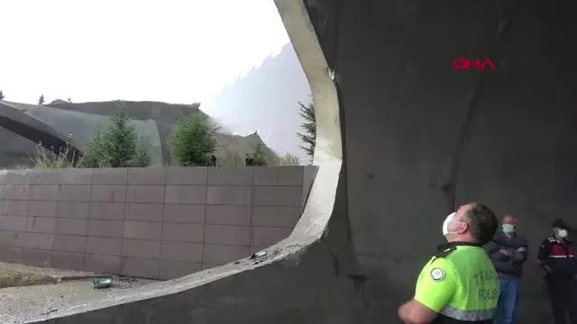 AFYONKARAHİSAR DEVRİLEN TIR TÜNELİ KAPATTI AFYONKARAHİSAR DEVRİLEN TIR TÜNELİ KAPATTI