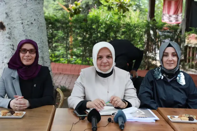 AK Parti Genel Merkez Kadın Kolları Başkanı Keşir, Rize'de kadınlarla bir araya geldi AK Parti Genel Merkez Kadın Kolları Başkanı Keşir, Rize'de kadınlarla bir araya geldi