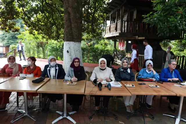 AK Parti Genel Merkez Kadın Kolları Başkanı Keşir, Rize'de kadınlarla bir araya geldi AK Parti Genel Merkez Kadın Kolları Başkanı Keşir, Rize'de kadınlarla bir araya geldi