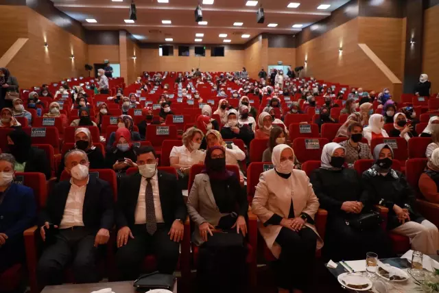 AK Parti Genel Merkez Kadın Kolları Başkanı Keşir, Rize'de kadınlarla bir araya geldi AK Parti Genel Merkez Kadın Kolları Başkanı Keşir, Rize'de kadınlarla bir araya geldi