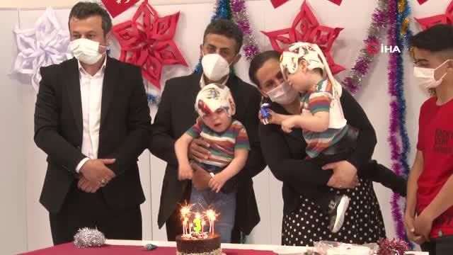 ameliyatla ayrilan siyam ikizlerine dogum gun 2 14214554 o