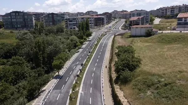 Bandırma'da asfalt ve yol yapım çalışmaları sürüyor Bandırma'da asfalt ve yol yapım çalışmaları sürüyor
