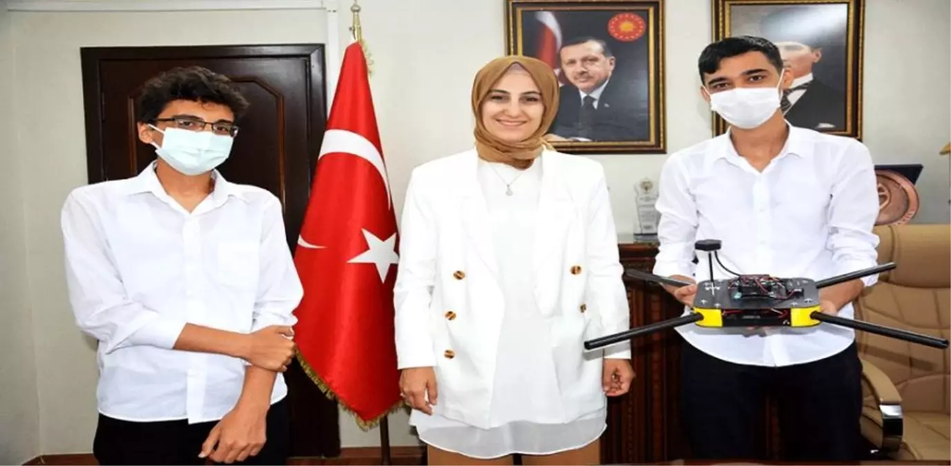 Başarılı Öğrenciler Başkan Ayşe Çakmak'a İha'yı Tanıttı