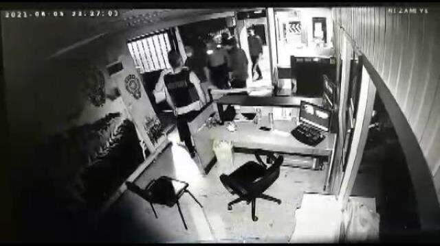 Başsavcılıktan Esenyurt'taki polis karakolunda ölen güvenlik amirinin son görüntüleriyle ilgili açıklama Başsavcılıktan Esenyurt'taki polis karakolunda ölen güvenlik amirinin son görüntüleriyle ilgili açıklama