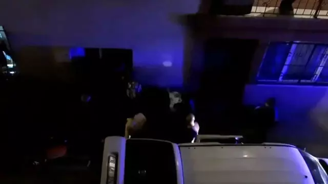 Çocukların kavgasına aileler katıldı, ortalık savaş alanına döndü...O anlar kamerada Çocukların kavgasına aileler katıldı, ortalık savaş alanına döndü...O anlar kamerada