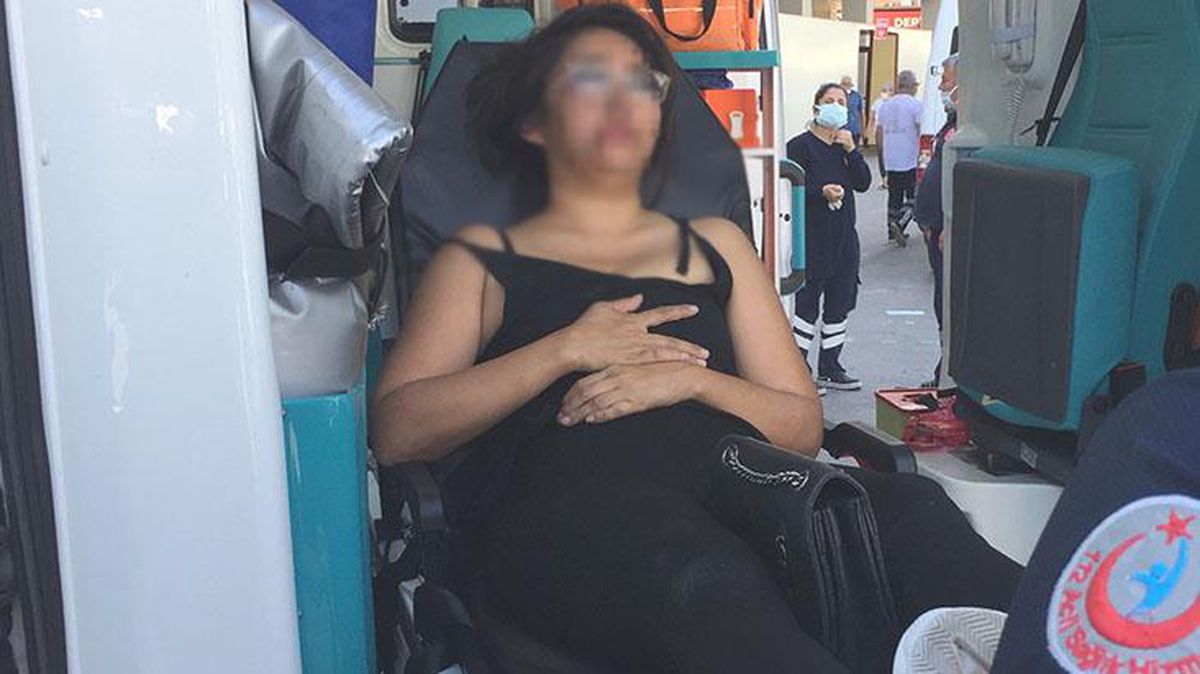 Güpegündüz gasp dehşeti! Çantasını vermeyen kadını yumruklayıp yerlerde sürüklediler