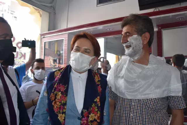AFYONKARAHİSAR - Akşener esnafı ziyaret etti (4) AFYONKARAHİSAR - Akşener esnafı ziyaret etti (4)