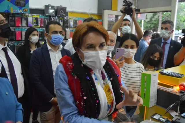 AFYONKARAHİSAR - Akşener esnafı ziyaret etti (5) AFYONKARAHİSAR - Akşener esnafı ziyaret etti (5)