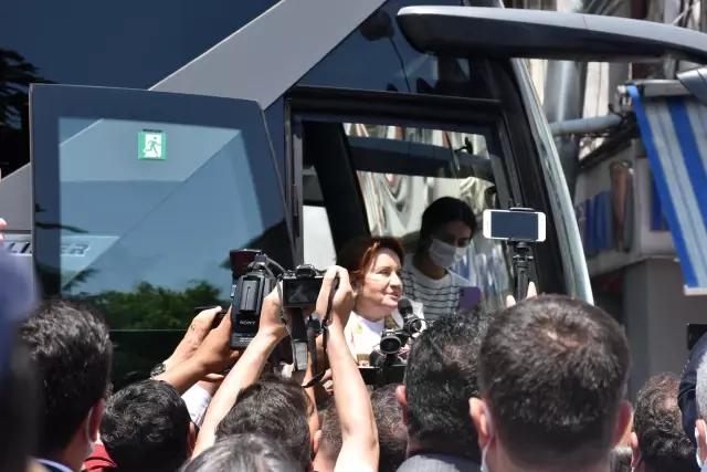 AFYONKARAHİSAR - Akşener esnafı ziyaret etti (4) AFYONKARAHİSAR - Akşener esnafı ziyaret etti (4)