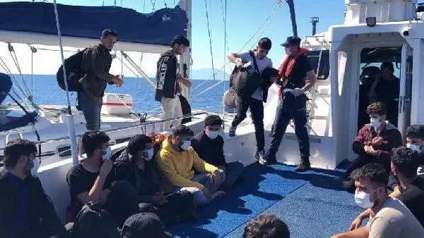 Aydın'da 100 kaçak göçmen kurtarıldı