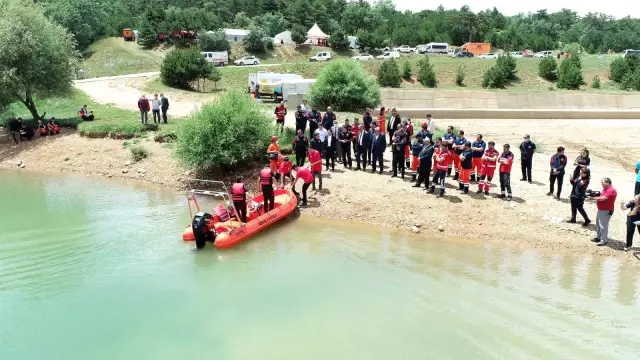 Son dakika haber! Konya Büyükşehir İtfaiyesi'nden nefes kesen deprem tatbikatı