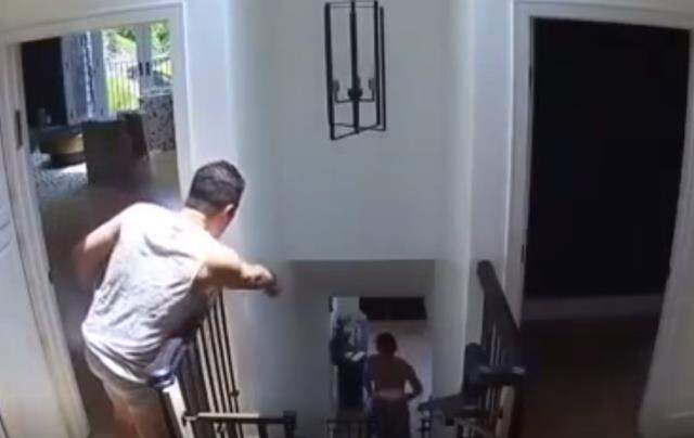 Lüks eve girip çırılçıplak soyundu, yaptıklarıyla şaşkına çevirdi! O anlar kamerada
