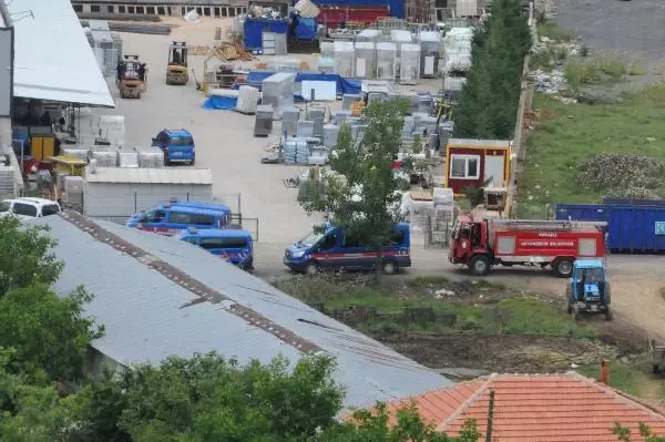 İYİ Partili Lütfü Türkkan'a ait kaçak çiftlik tahliye ediliyor İYİ Partili Lütfü Türkkan'a ait kaçak çiftlik tahliye ediliyor