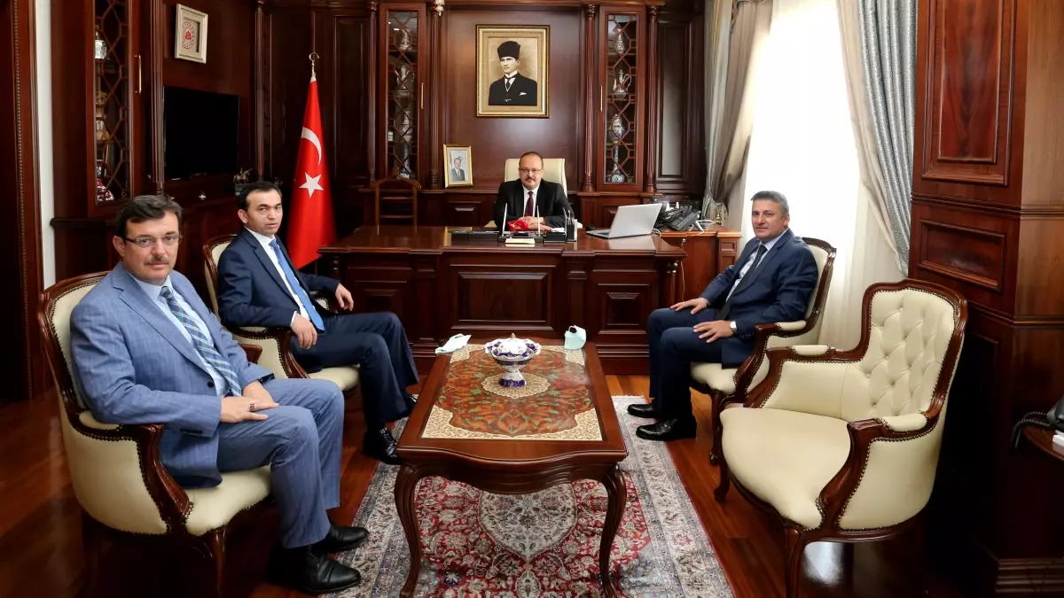 Milli Eğitim Bakanlığı Başmüfettişi Yıldız ile Müfettiş Kayum'dan Vali Canbolat'a Ziyaret