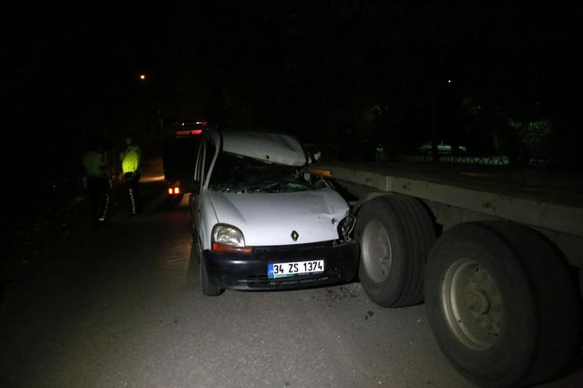 park halindeki tira carpan hafif ticari araci 4 14213787 o