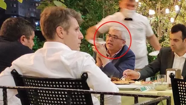 Sezgin Baran Korkmaz'la yemek yiyen Yargıtay üyesi Savaş Nemli'den ilk açıklama: Soruşturmadan haberim yoktu Sezgin Baran Korkmaz'la yemek yiyen Yargıtay üyesi Savaş Nemli'den ilk açıklama: Soruşturmadan haberim yoktu