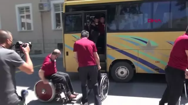 SPOR 2'nci Lig'e yükselen bedensel engelli basketbolcuları vali karşıladı