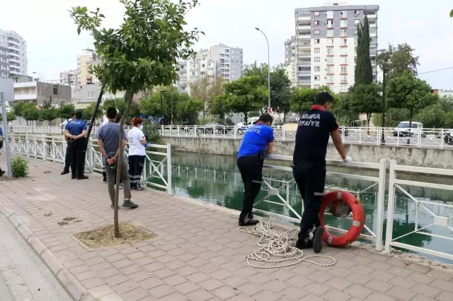 Sulama kanalında boğulan gencin cansız bedeni çıkarıldı, vatandaşlar telefona böyle sarıldı Sulama kanalında boğulan gencin cansız bedeni çıkarıldı, vatandaşlar telefona böyle sarıldı