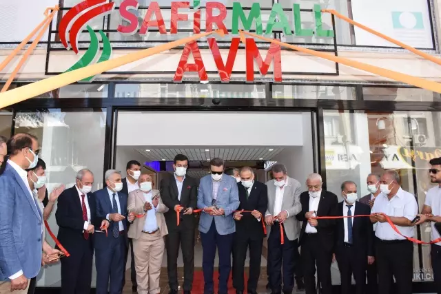 TOBB Başkanı Hisarcıklıoğlu Nusaybin'de ziyaretlerde bulunup alışveriş merkezinin açılışına katıldı TOBB Başkanı Hisarcıklıoğlu Nusaybin'de ziyaretlerde bulunup alışveriş merkezinin açılışına katıldı