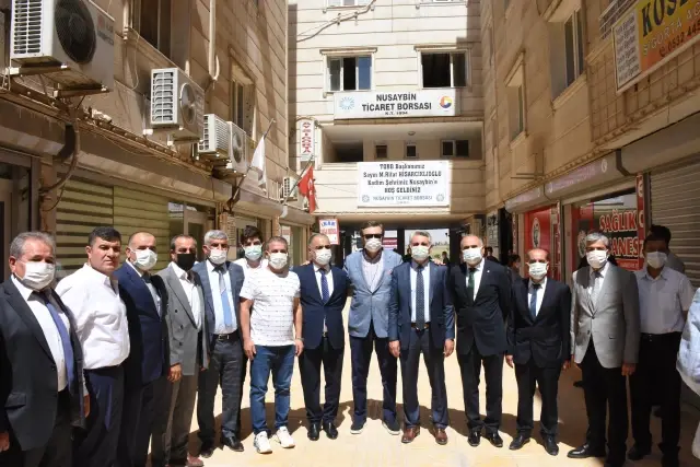 TOBB Başkanı Hisarcıklıoğlu Nusaybin'de ziyaretlerde bulunup alışveriş merkezinin açılışına katıldı