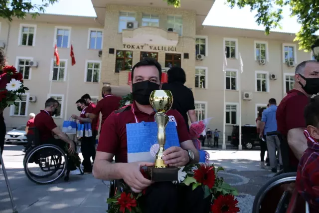 Son dakika haberi... Valiliğin girişimiyle alınan tekerlekli sandalyelerle 2. Lig'e yükseldiler