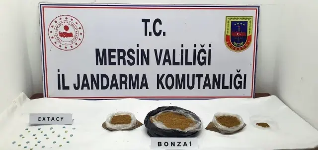 Mersin'de uyuşturucu operasyonunda 2 şüpheli yakalandı Mersin'de uyuşturucu operasyonunda 2 şüpheli yakalandı