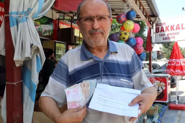 8 yıl önce ürünlerini çaldığı marketçiye 500 lira para ile bir de not bıraktı 8 yıl önce ürünlerini çaldığı marketçiye 500 lira para ile bir de not bıraktı