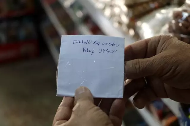 8 yıl önce ürünlerini çaldığı marketçiye 500 lira para ile bir de not bıraktı 8 yıl önce ürünlerini çaldığı marketçiye 500 lira para ile bir de not bıraktı